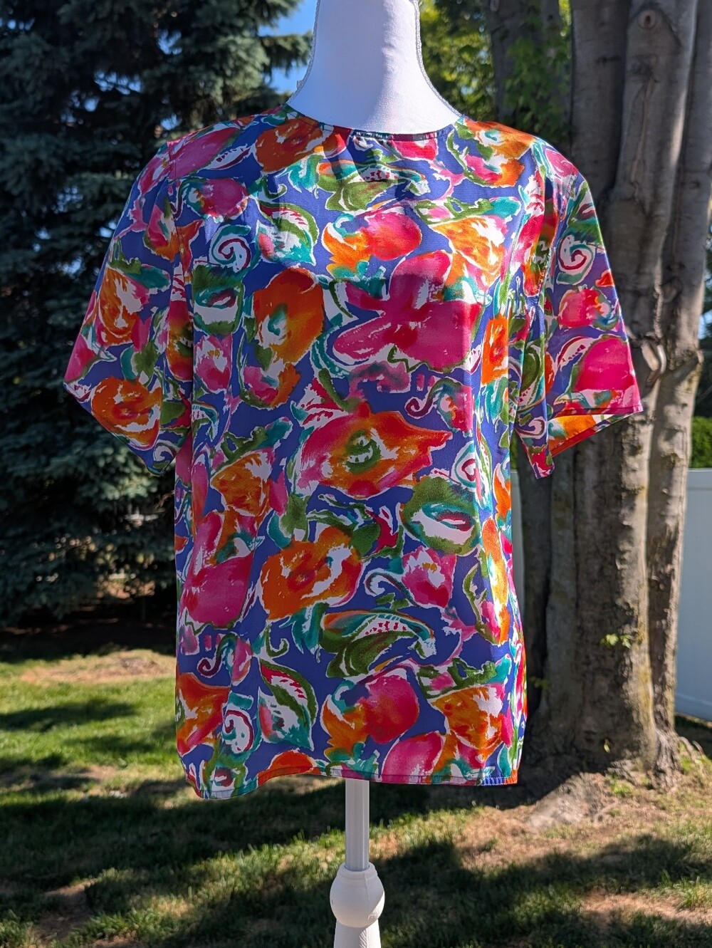 Colorful Silky Blouse Floral Short Sleeve Button Back Top Size Medium Polyester